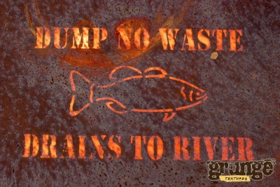 Ne pas jetter de déchets, l'égout va à la rivière