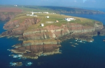 Luftbild der Klippen am St Anne's Head