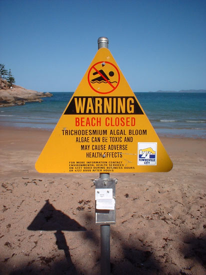 algal-bloom-warning-sign